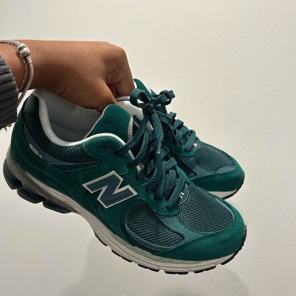 New Balance Forest Green 2002r